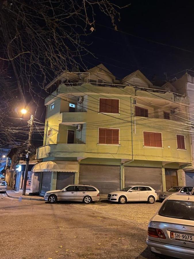 Maison Centre Shkoder Bagian luar foto